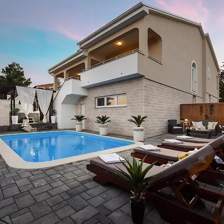 Bella Monty Holiday home