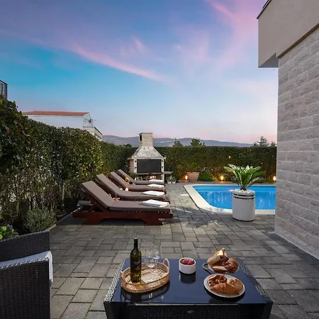 Bella Monty Holiday home *